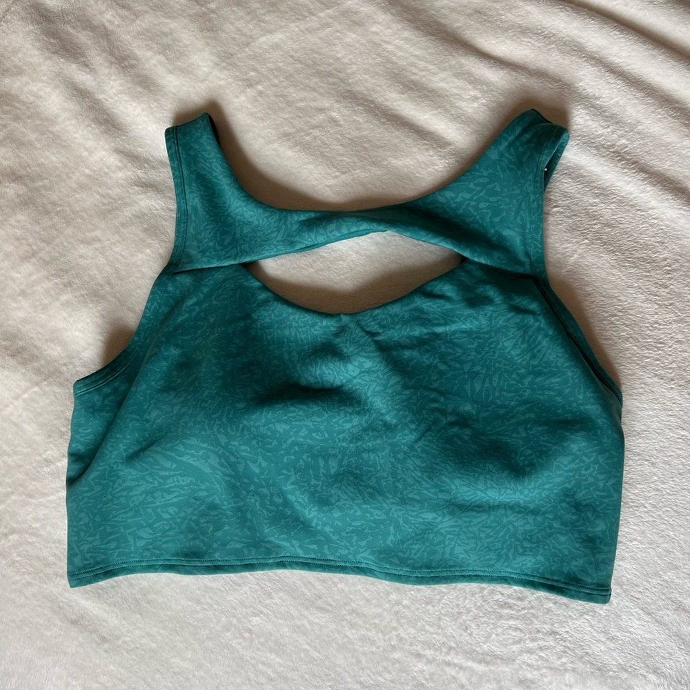 LULULEMON CROP TOP NEVER WORN